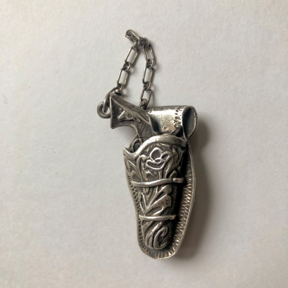 Rare Sterling Silver Revolver & Holster Brooch Pin - Picture 3 of 10